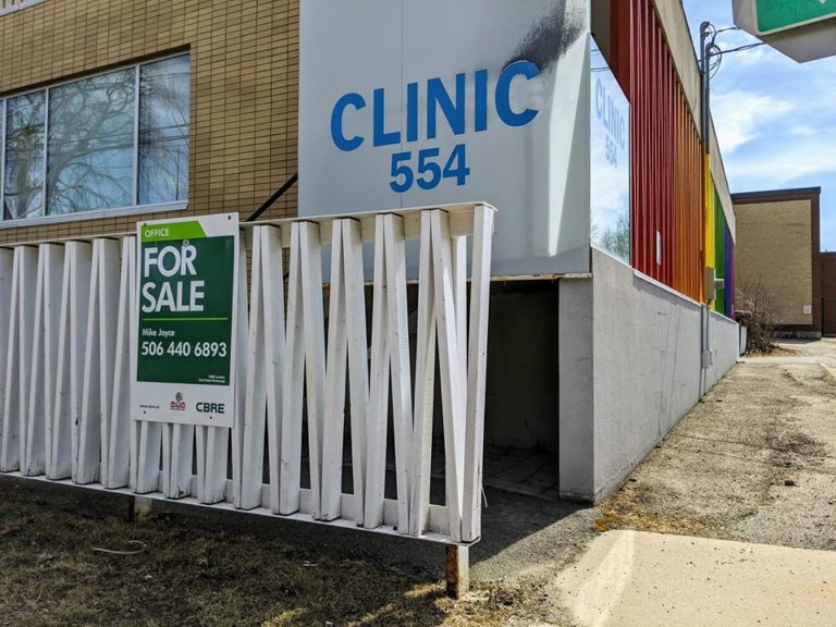 Clinic 554 leading class-action lawsuit against provincial government