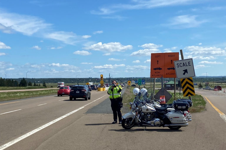 Tantramar Report: Dangerous driving at NB-NS border, Mt A to close for Orange Shirt Day, and honouring Sackville veterans on town streets