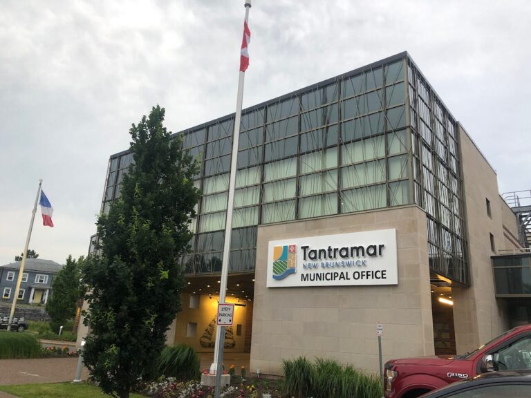 New rural streetlights approved by Tantramar council, with no plan yet on who will pay for them