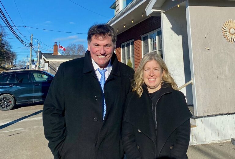 Dominic LeBlanc takes himself out of the running for Liberal leadership